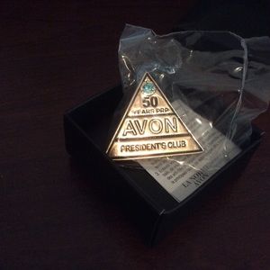 Avon Tribute Pin 50th President Club